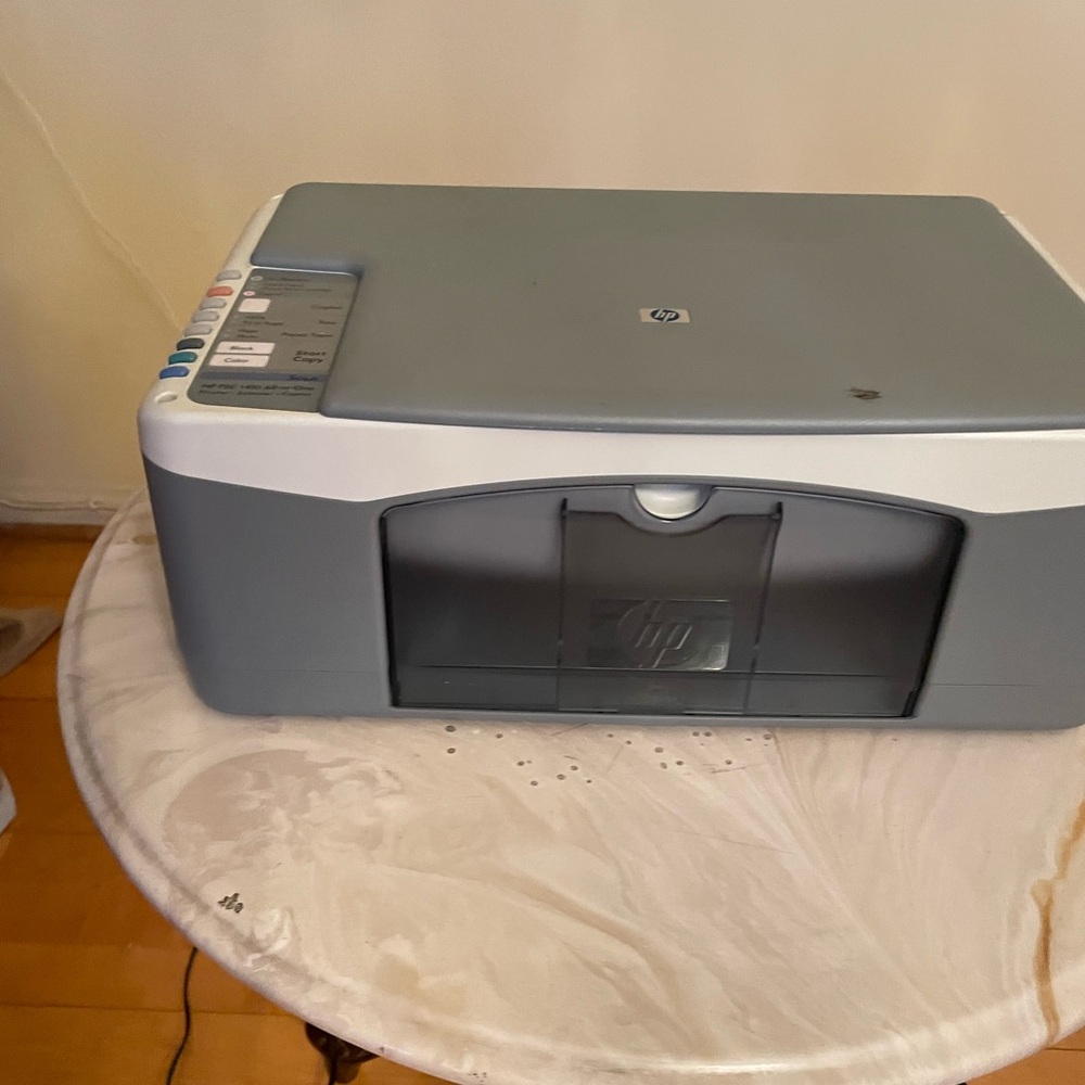 HP PSC 1410 All-in-One Printer in White and Gray